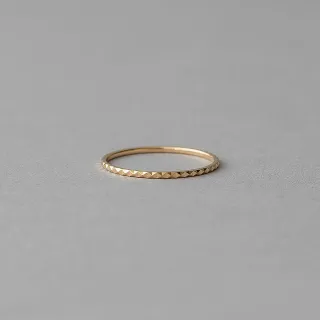 【ete】K10YG Clair 閃耀切割耳環(金色) 歷史價格詳細信息