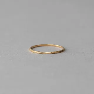 【ete】K10YG Clair 閃耀切割耳環(金色) 歷史價格詳細信息