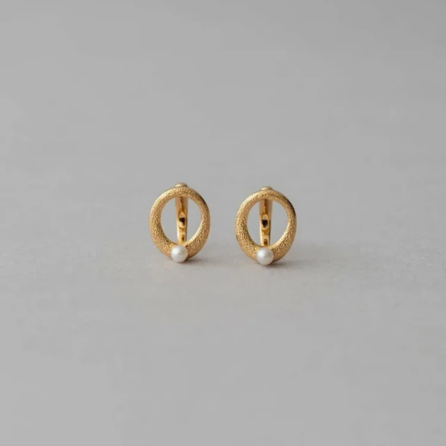 【ete】橢圓鏤空珍珠耳環(鉑金色 金色) 歷史價格詳細信息