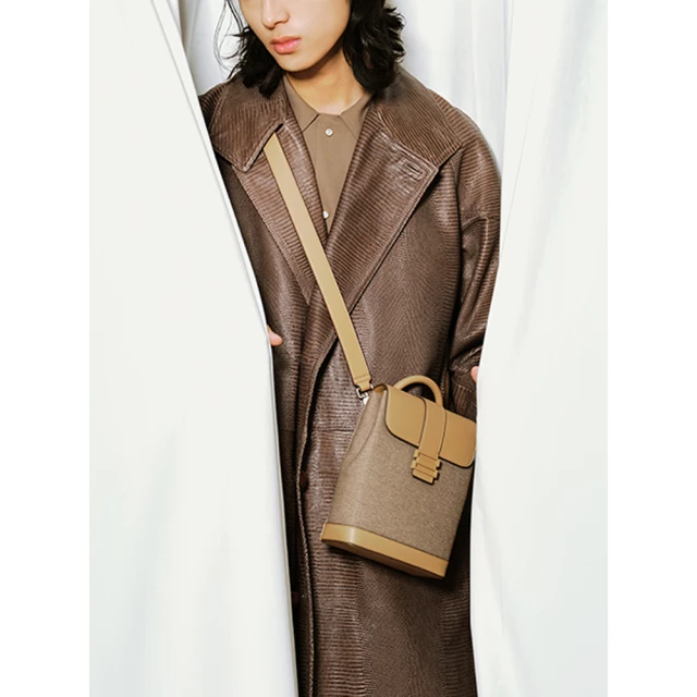 淺灰色的品牌八成新女性最愛的小背包 超商取貨免運便宜賣299 歷史價格詳細信息