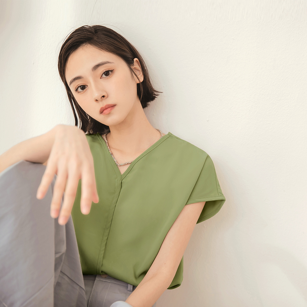 【OB 嚴選】不易皺落肩翻領短袖上衣 《AB17025》 歷史價格詳細信息