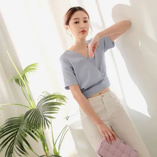 【OB 嚴選】純色短版V領立體織紋鬆緊收腰傘襬上衣 《AB16739》 歷史價格詳細信息