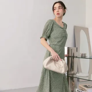 【OB 嚴選】法式澎袖鬆緊領小花刺繡修身短版上衣 《AB17052》 歷史價格詳細信息