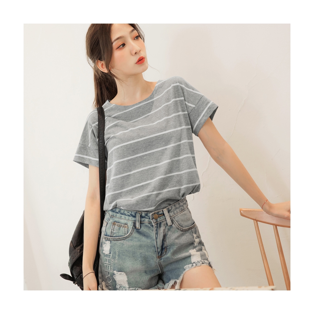 【OB 嚴選】純棉條紋小V領傘襬拋袖上衣 《AB18717》 歷史價格詳細信息