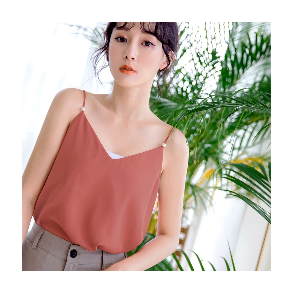 【OB 嚴選】V領細肩帶碎花傘襬中洋裝 《DA9652》 歷史價格詳細信息