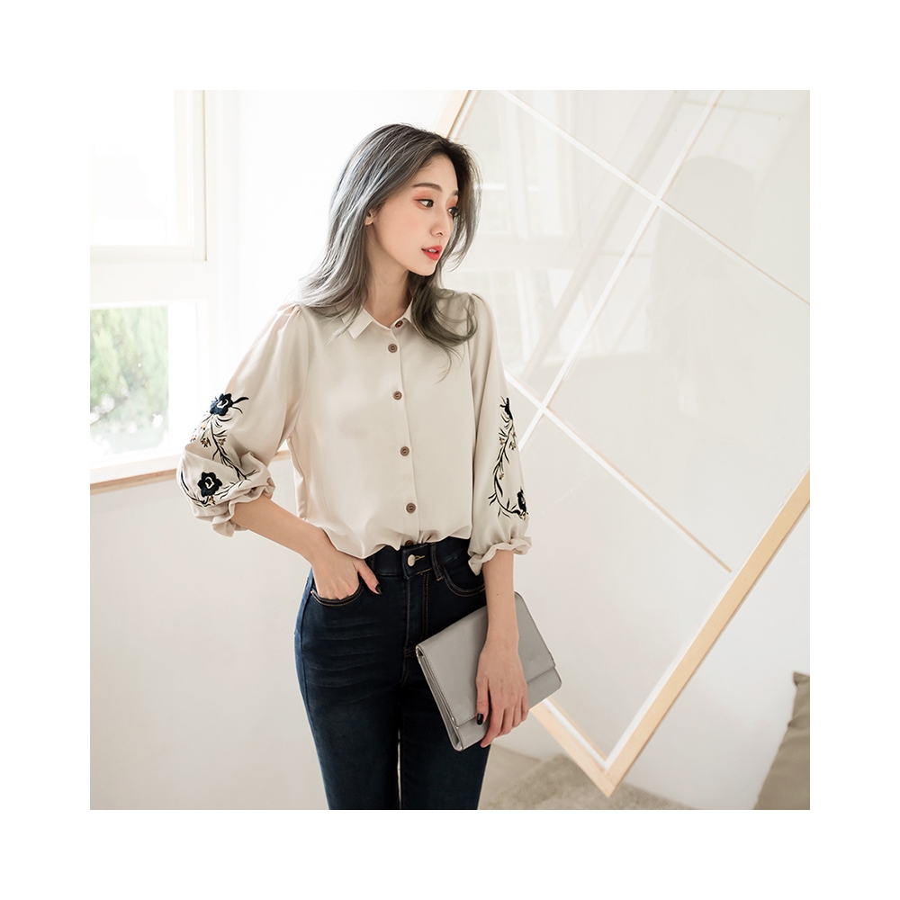 OB嚴選 刺繡滾邊紋路寬袖針織上衣 《FA1722》 歷史價格詳細信息
