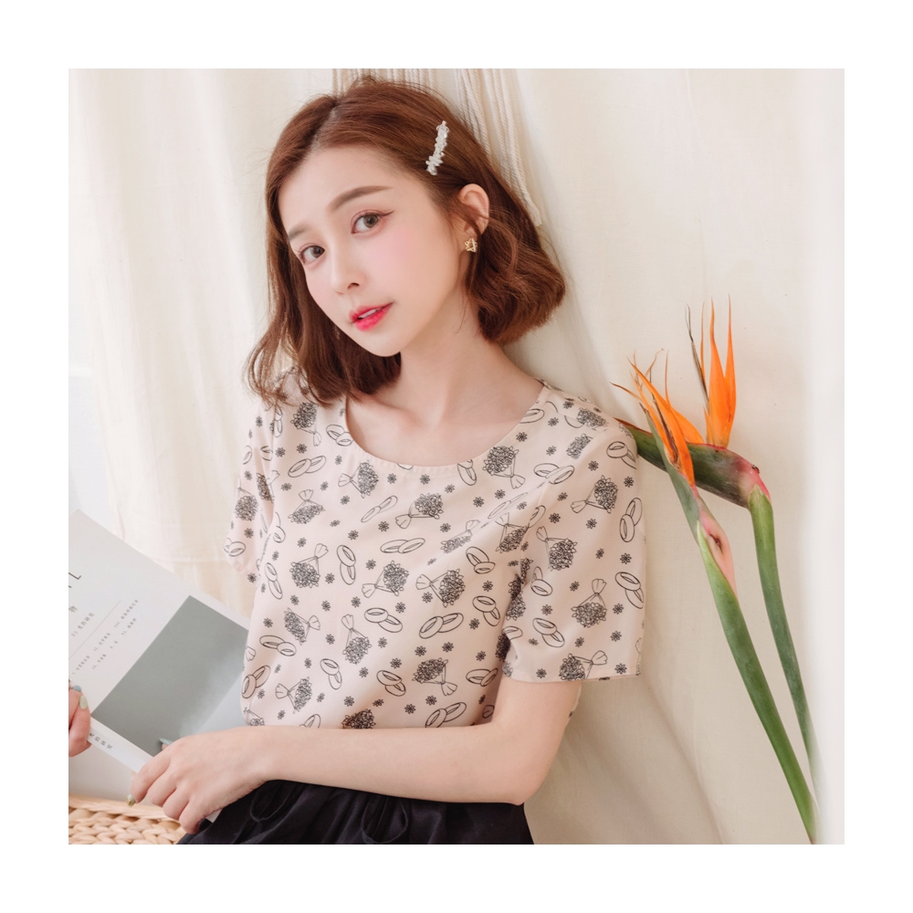 【OB 嚴選】法式浪漫小碎花燈芯絨後開衩中長裙 《CA2209》 歷史價格詳細信息