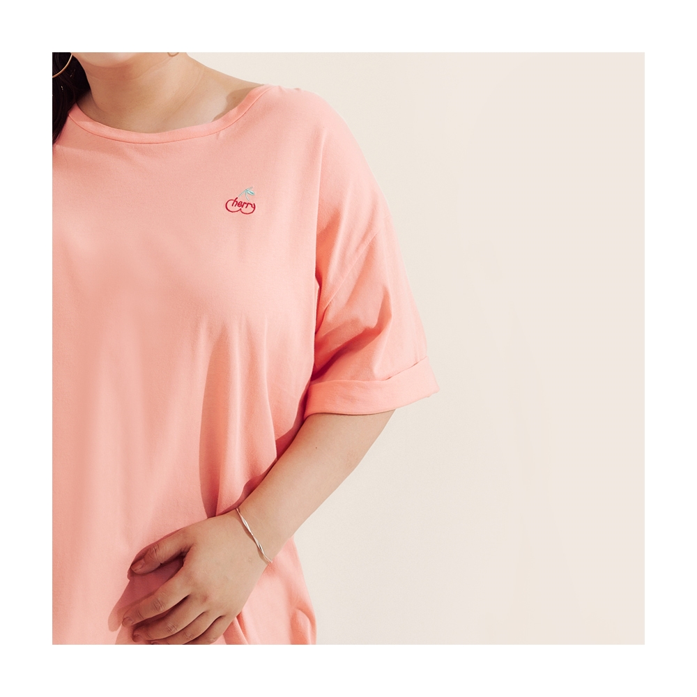 OB嚴選 美國棉．櫻桃刺繡POLO領長版上衣 《KG1131》 歷史價格詳細信息