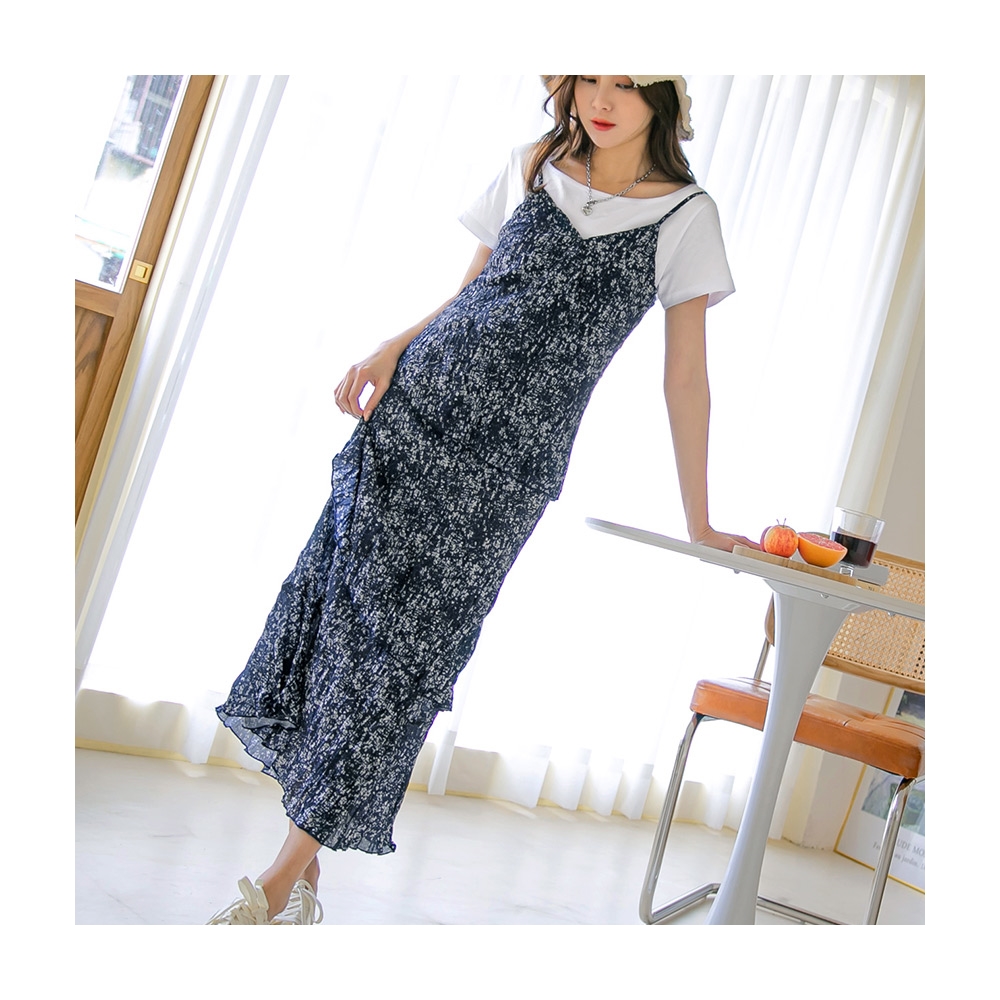 【OB 嚴選】V領細肩帶碎花傘襬中洋裝 《DA9652》 歷史價格詳細信息