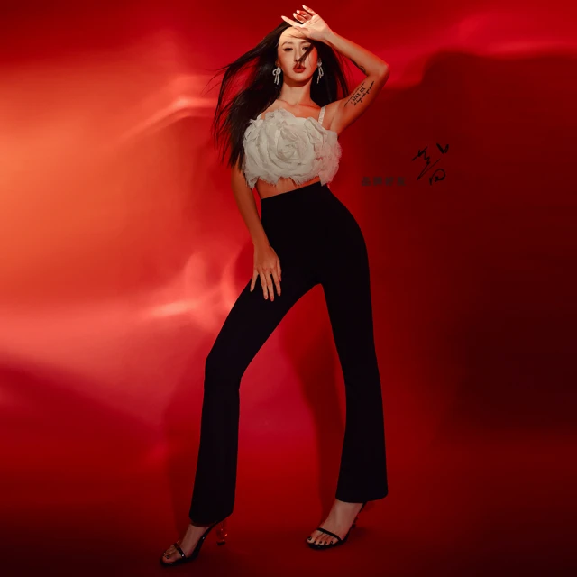 視覺-5KG。高腰收腹破損美腿喇叭長褲 《BA6128》 歷史價格詳細信息