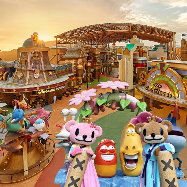 晚清鼎式爐，木頭制品年代久遠有幾處開裂，介意勿拍。其他如圖10062 歷史價格詳細信息