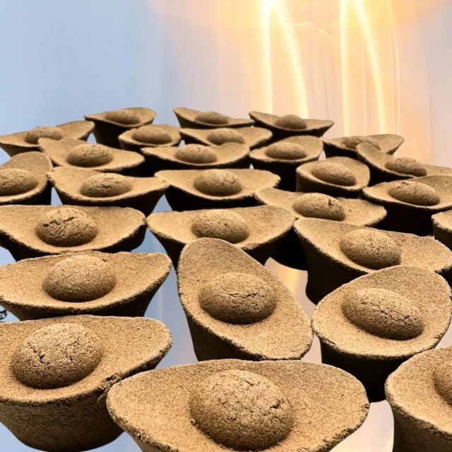 【上芳香業】佳利達 佛燈油 2公升 石蠟油 一貫道 免換燈芯 露營 火手油燈 煤油燈 酥油燈 歷史價格詳細信息