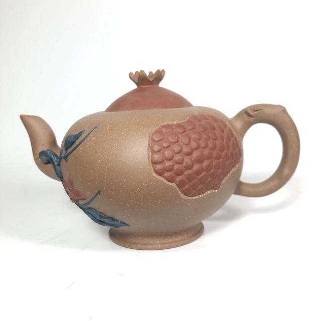 宜興正品 三足裙襬壺 工藝師陸磊全手工製  原礦紫泥320cc 9孔出水順暢. 歷史價格詳細信息