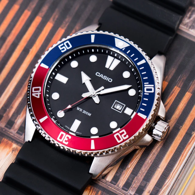 【CASIO 卡西歐】槍魚同款系列 運動悍將不鏽鋼潛水錶/銀x藍紅框(MDV-107D-1A3) 歷史價格詳細信息