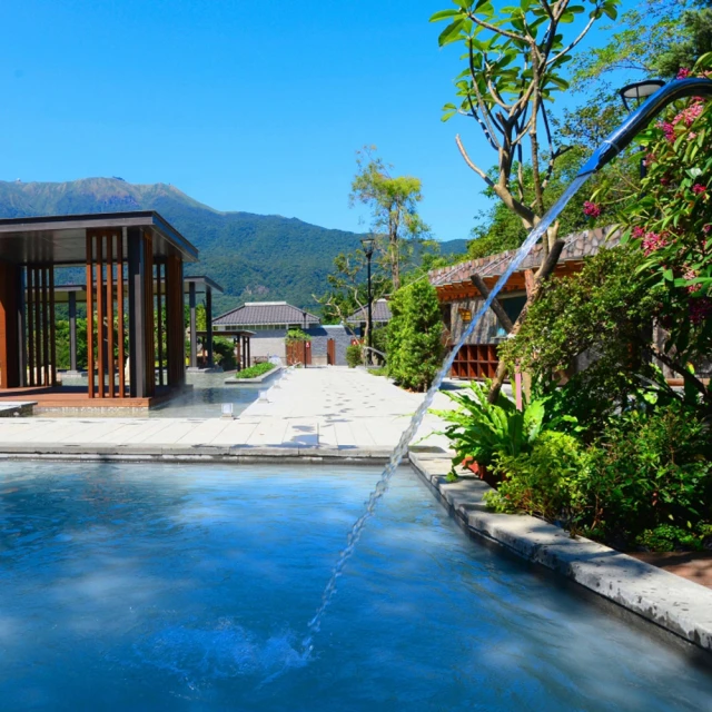 陽明山天籟渡假酒店 平日歐風館草山雙人房一泊二食住宿卷1張(2024/11/30) 歷史價格詳細信息