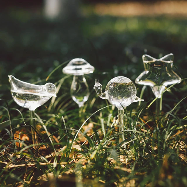 澆水器.澆花器.澆花桶.澆菜桶~早期~馬口鐵~無花灑~壺嘴有斷掉,須修理~一對合售~懷舊.擺飾.道具 歷史價格詳細信息