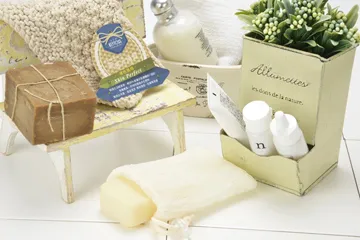 【CReAM】Regina小香風永生花純銀施華洛世奇水晶鋯石女項鍊玫瑰花禮盒(生日 禮物 送禮 禮盒) 歷史價格詳細信息