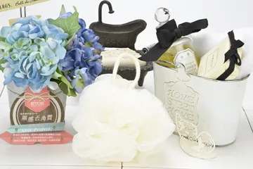 【CReAM】Regina小香風永生花純銀施華洛世奇水晶鋯石女項鍊玫瑰花禮盒(生日 禮物 送禮 禮盒) 歷史價格詳細信息