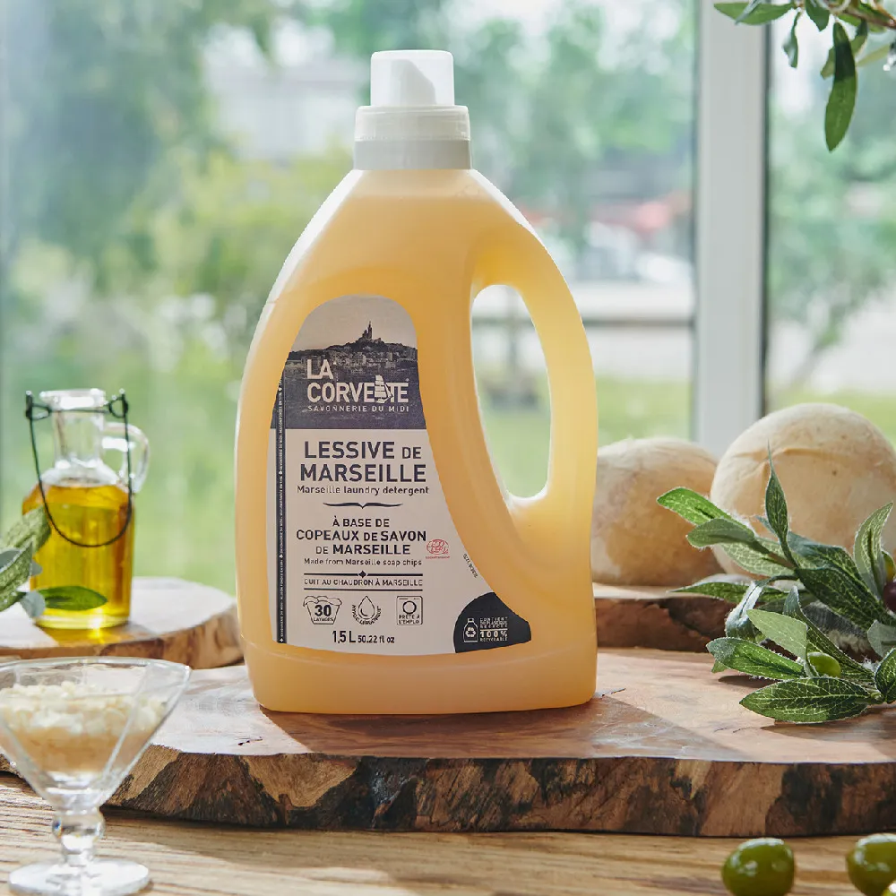 Corvette Hat / Cap - Black w/ Chrome Liquid Metal 1960s Crossed Flags Emblem 歷史價格詳細信息