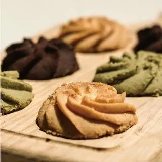 《餅乾先生》進口餅乾招財米果，濃郁起司粉，鹹甜口味，一口接一口，普渡零食原版公司貨，招財貓可愛又好吃。 歷史價格詳細信息