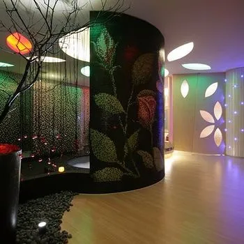 【台中】杜拜風情時尚旅館-麗緻溫馨4人房住宿券(2013) 歷史價格詳細信息