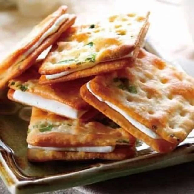 【喜之坊】熱銷人氣雙享組(圓片牛軋糖禮盒+奶皇綠豆椪禮盒) 歷史價格詳細信息