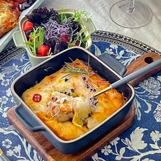 【肉肉女包】可愛滿版熊熊小方包 熊熊手提包 熊熊手拿包 熊熊兩用包 熊熊錢包 熊熊斜背包 休閒外出包 收納包 收納袋 歷史價格詳細信息