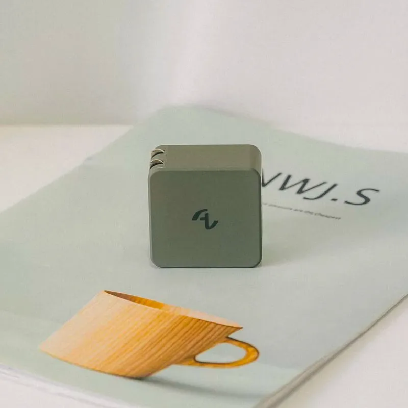 地表最強快充 Allite 氮化鎵快充｜史上最小 65W 雙孔充電器 歷史價格詳細信息