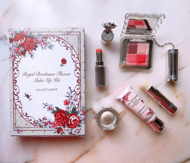 【JILL STUART】Royal Bordeaux Flower Make Up Kit(化妝品套裝) 歷史價格詳細信息