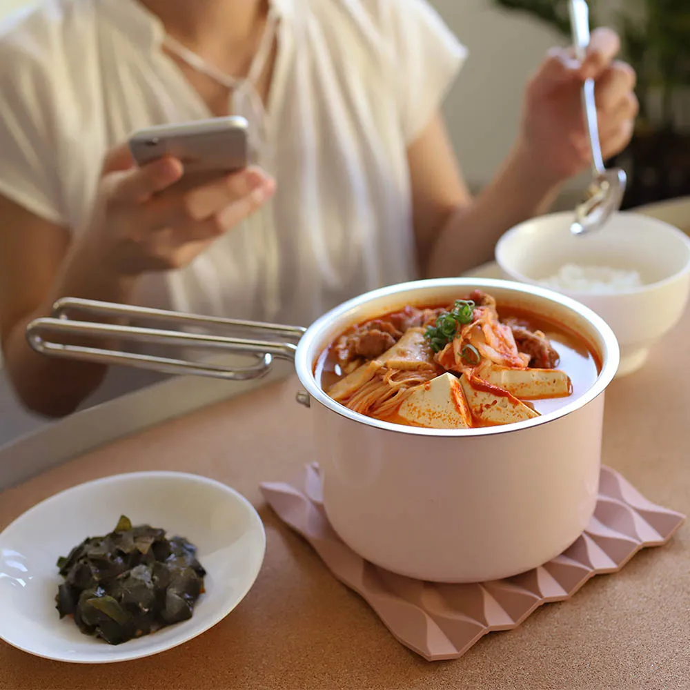 【JIA品家】虹彩鋼 琺瑯雙耳鍋（24cm - 粉色）｜遠紅外線 導熱快 保溫 輕量好拿 歷史價格詳細信息