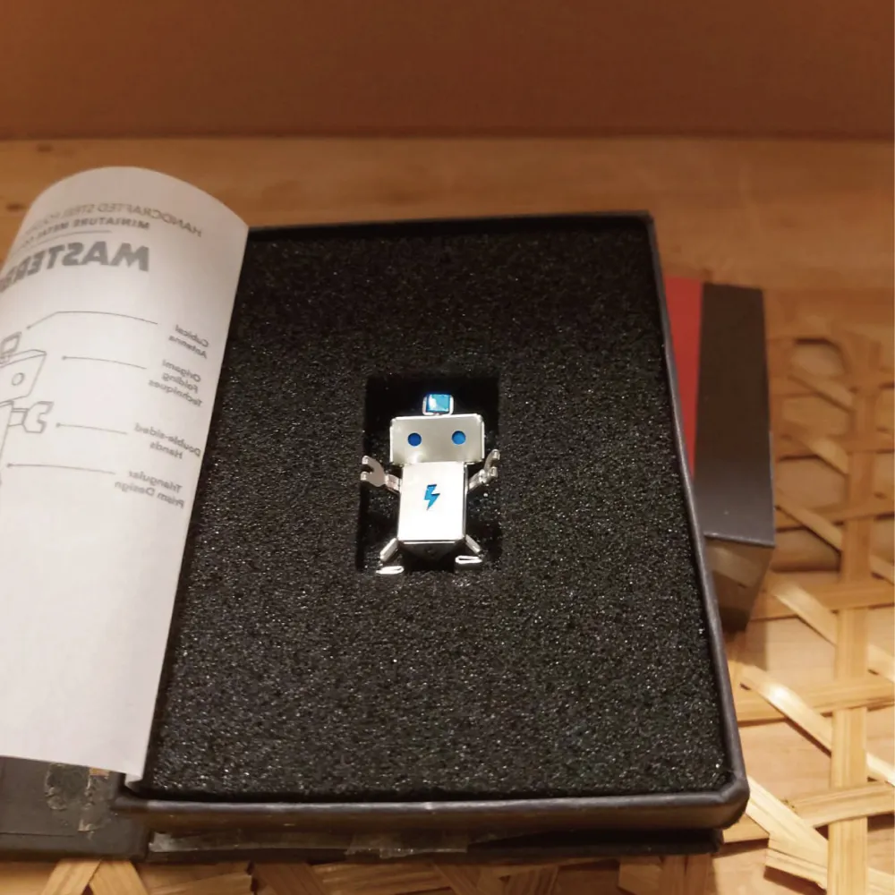 雷霆鋼鐵不鏽鋼機器人微型收藏品-紅 歷史價格詳細信息