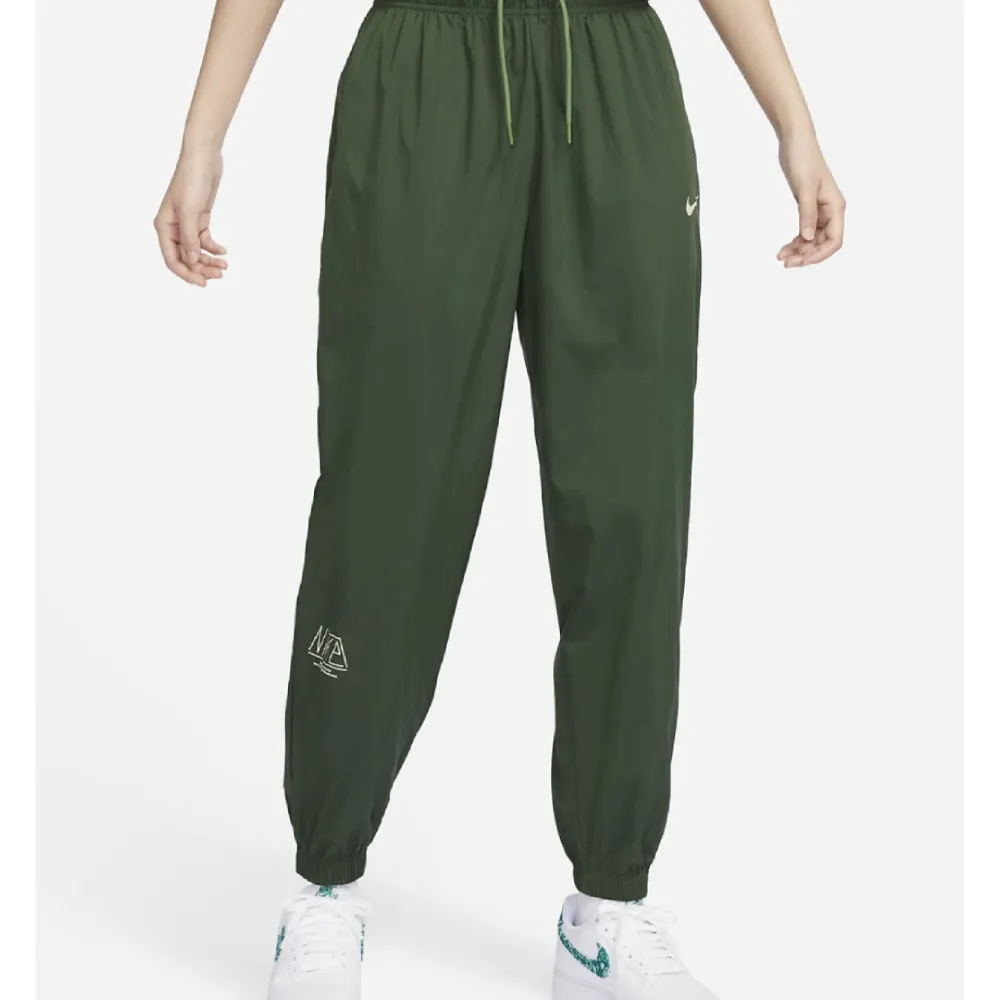 NIKE 女 AS W NSW WVN HR JGGR OS GCEL 錐形長褲  - FQ7008126 /306 歷史價格詳細信息