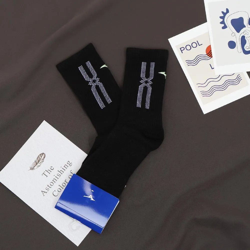 Mizuno 美津濃 襪子 Crew Socks 男女款 白 黑 長襪 中筒 厚底 刺繡LOGO 單雙入 32TXA608-01 歷史價格詳細信息
