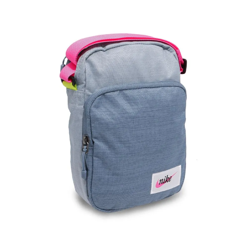Nike藍側肩背、手提運動圓筒包 歷史價格詳細信息