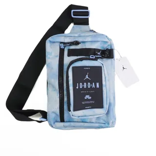 Nike藍側肩背、手提運動圓筒包 歷史價格詳細信息