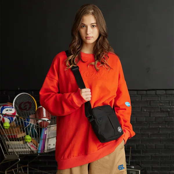 NCAA 立體 DUKE 飄帶 大容量 側背包【72255740】斜背包 霹靂包 輕旅行 包包 運動包 機能包 單肩包 歷史價格詳細信息