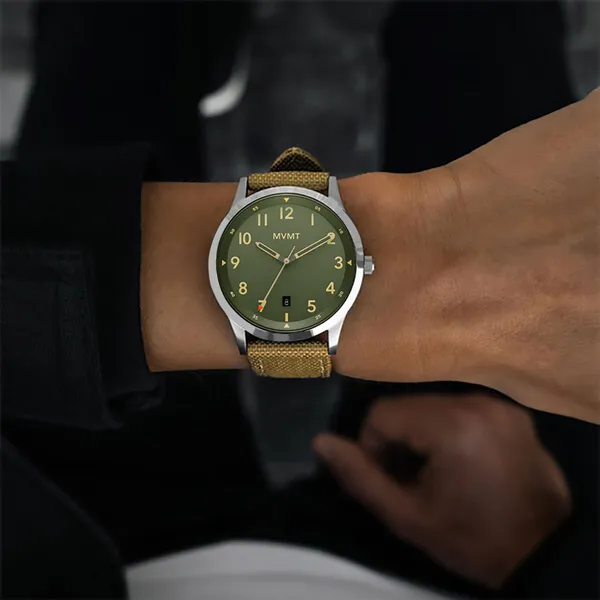 MVMT / 28000024-D / 簡約優雅 日期視窗 礦石強化玻璃 真皮手錶 白x銀框x米白 36mm 歷史價格詳細信息