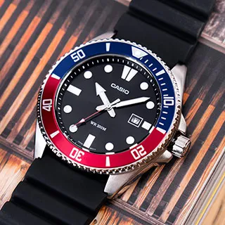 Casio 卡西歐  運動 潛水錶  ef-516 edifice 視距儀三圈計時賽車男錶 EF-516D-2AVDF 歷史價格詳細信息