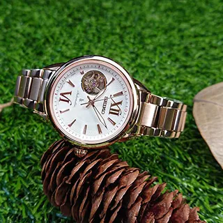 SEIKO 精工 / 4R38-01E0K.SSA836J1 / LUKIA 珍珠母貝藍寶石玻璃機械不鏽鋼手錶 銀x鍍玫瑰金 34mm 歷史價格詳細信息