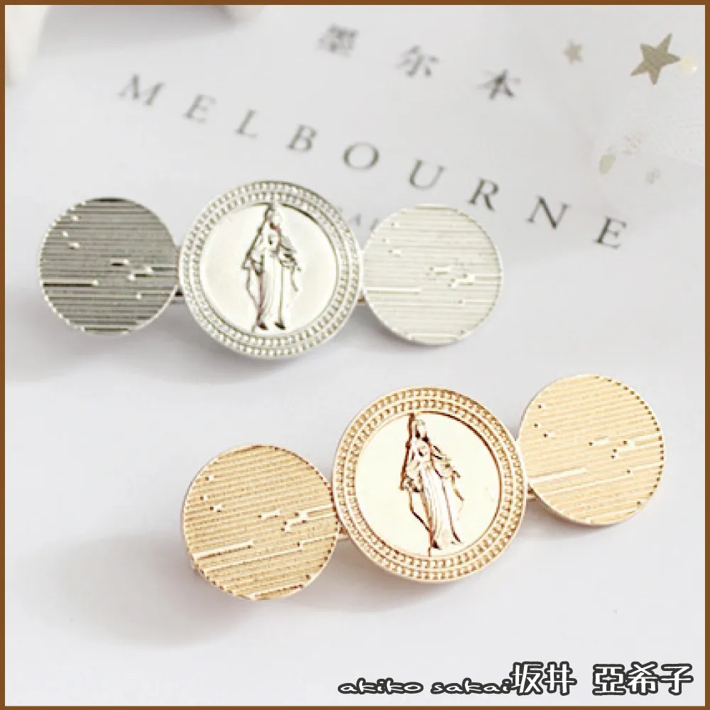 『坂井．亞希子』金屬五瓣花造型垂墜珍珠髮圈 歷史價格詳細信息