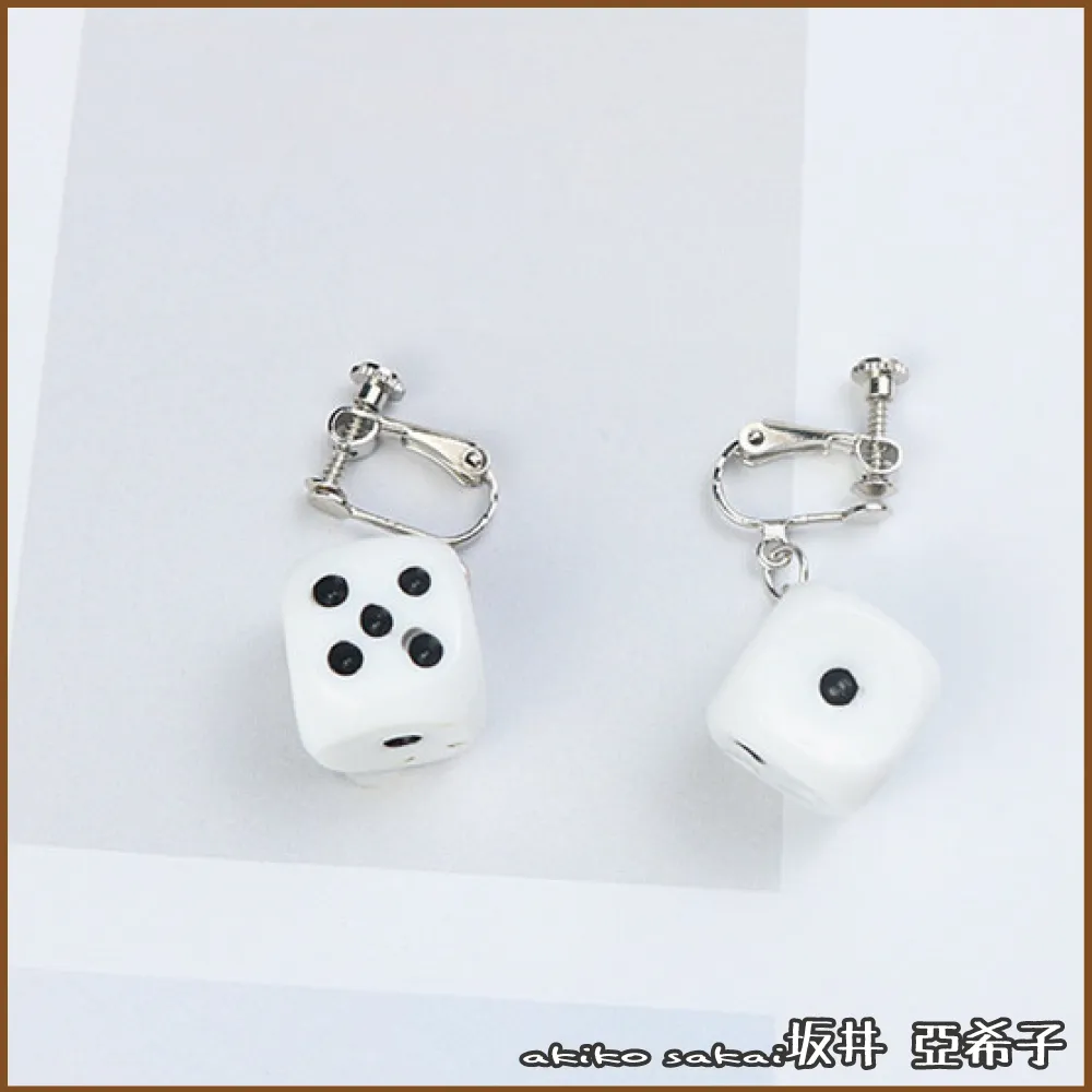 『坂井．亞希子』趣味創意造型紅色鉛筆屑耳環 歷史價格詳細信息