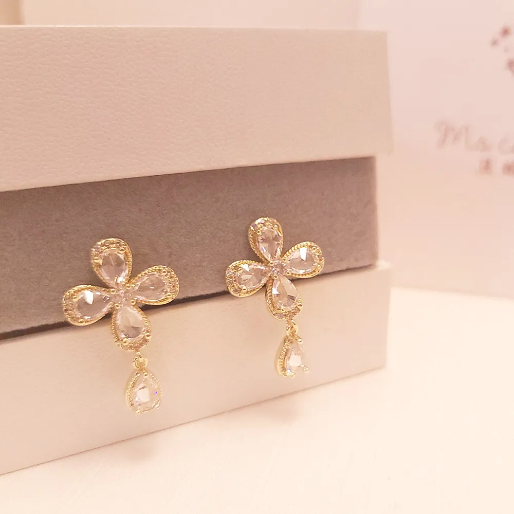 【焦糖小姐 Ms caramelo】夾式 鋯石耳環 歷史價格詳細信息