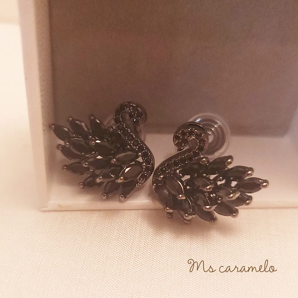 焦糖小姐-Ms-caramelo-鋯石耳環-貝珠耳環 歷史價格詳細信息