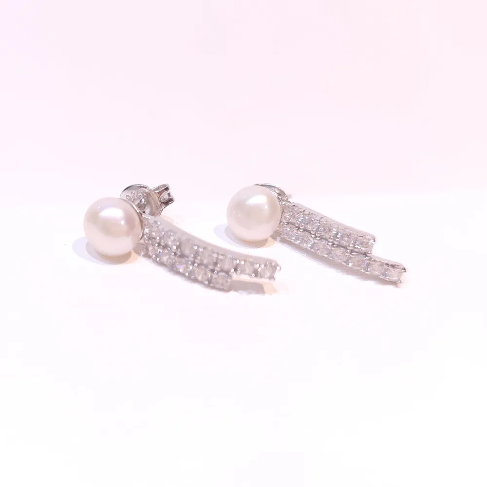 【焦糖小姐 Ms caramelo】淡水珍珠&白水晶 兔寶貝手鍊 歷史價格詳細信息