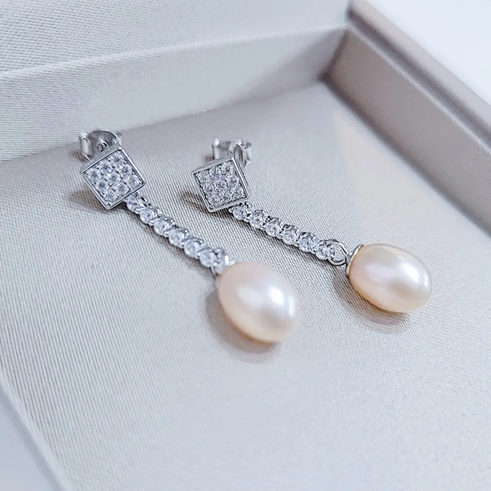 【焦糖小姐 Ms caramelo】淡水珍珠&白水晶 兔寶貝手鍊 歷史價格詳細信息