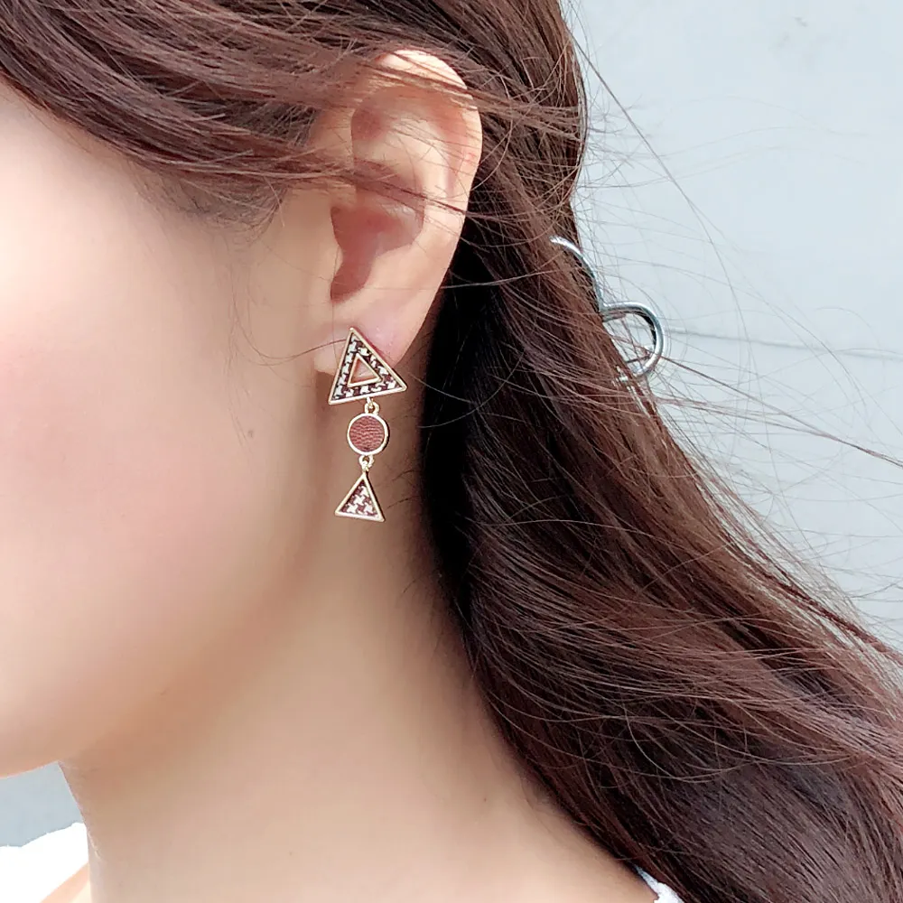 Quenby 925純銀 秋冬必敗淑女款千鳥紋設計耳環/耳針 歷史價格詳細信息