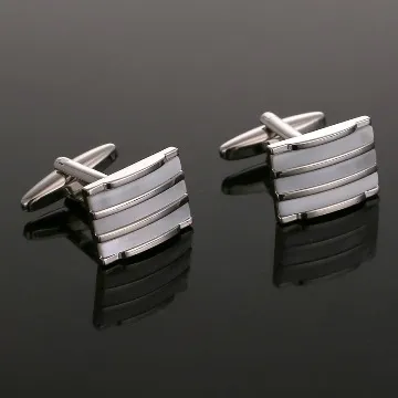 VIVI 時尚經典袖扣~ 附原廠包裝盒！(編號 J97) 歷史價格詳細信息