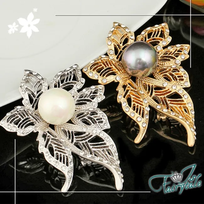 【伊飾童話】水鑽花葉＊珍珠立體胸針/2色可選 歷史價格詳細信息