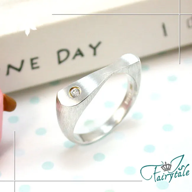 【伊飾童話】極簡綠瑪瑙＊典雅直線垂墜耳環/銀 歷史價格詳細信息