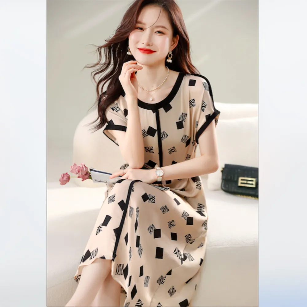 AKARA 日系綠野碎花五分袖舒適裙連身洋裝 歷史價格詳細信息